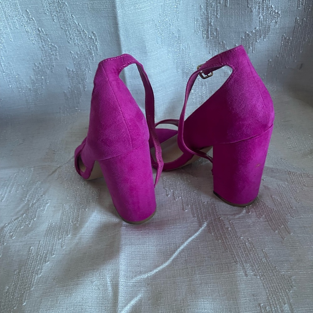 Hot pink heel